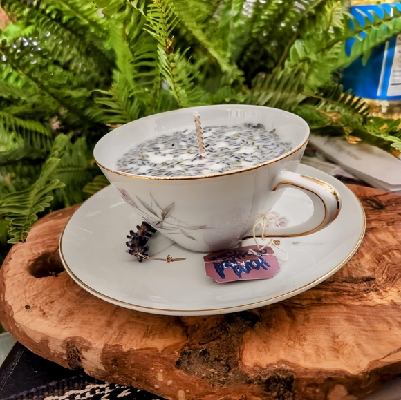 * Low Start*Artisan Candle, handpoured/ blended  soy wax,. Lavender blend - Picture 3 of 6